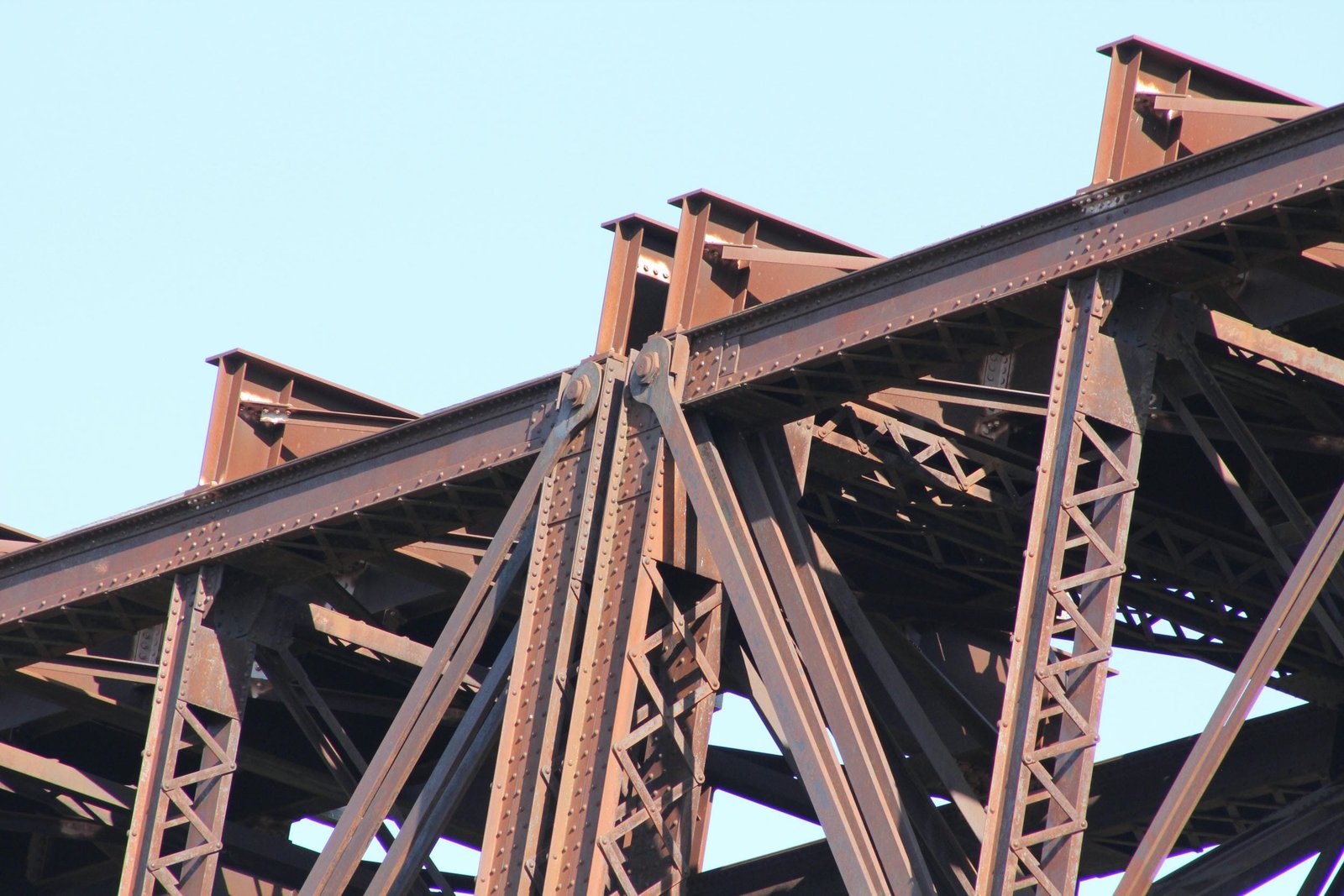Upper angle connection